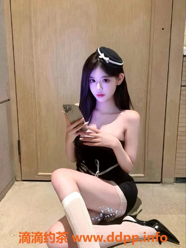 青岛楼凤-学生妹童童，167cm C罩杯，06年生高端服务