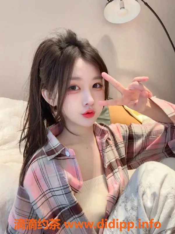 青岛楼凤-聚隆丫丫，新鲜服务体验，174高挑美女