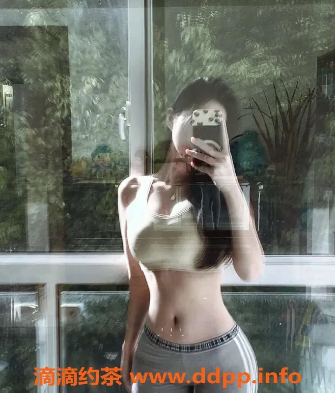 无锡楼凤资源信息,梁溪区江大在读生，童颜巨乳2400元陪浴服务