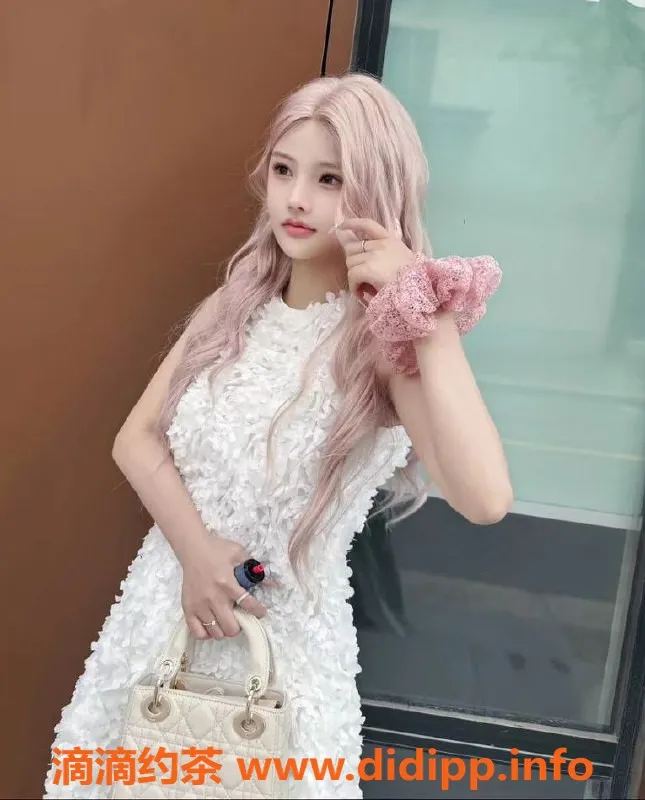 上海楼凤-普陀小五同学，18岁D罩杯，完美服务