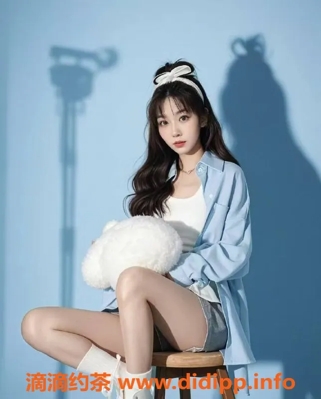 中山楼凤-港口两位蓝衣萝莉，300快餐服务