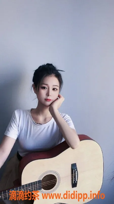 上海楼凤-普陀艺名欧欧，身高160，体重45，胸围36C