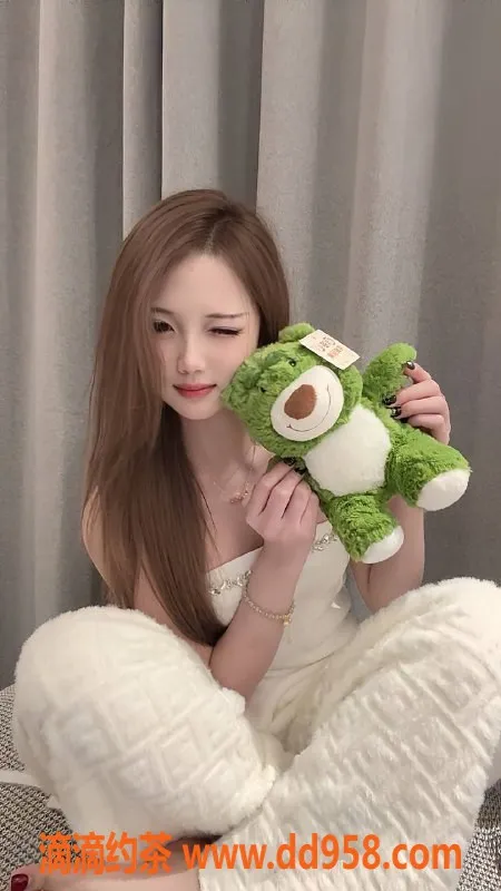 台州楼凤-椒江小星沐，168高46重，800元精彩服务