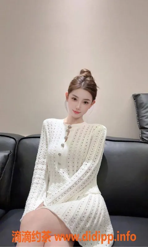 乌鲁木齐楼凤-174身高清纯网红御姐，甜美声音等你来约