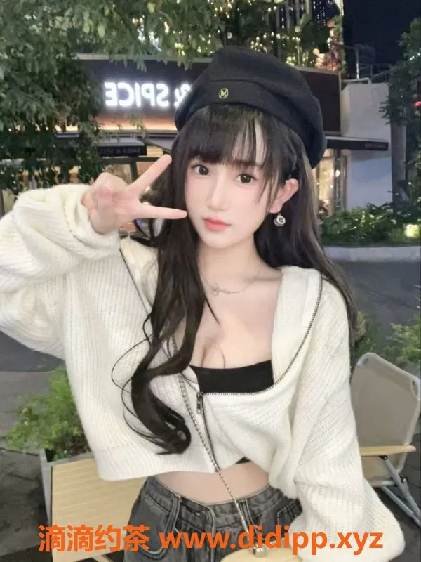 惠州楼凤-19岁秋秋，165cm，98斤，36C，激情服务等你来体验！