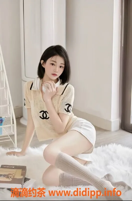 中山楼凤-中山坦洲两位美眉，300快餐400洗吹做服务