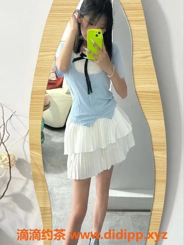 成都楼凤-成都丫丫16岁小巧妹，700元体验服务