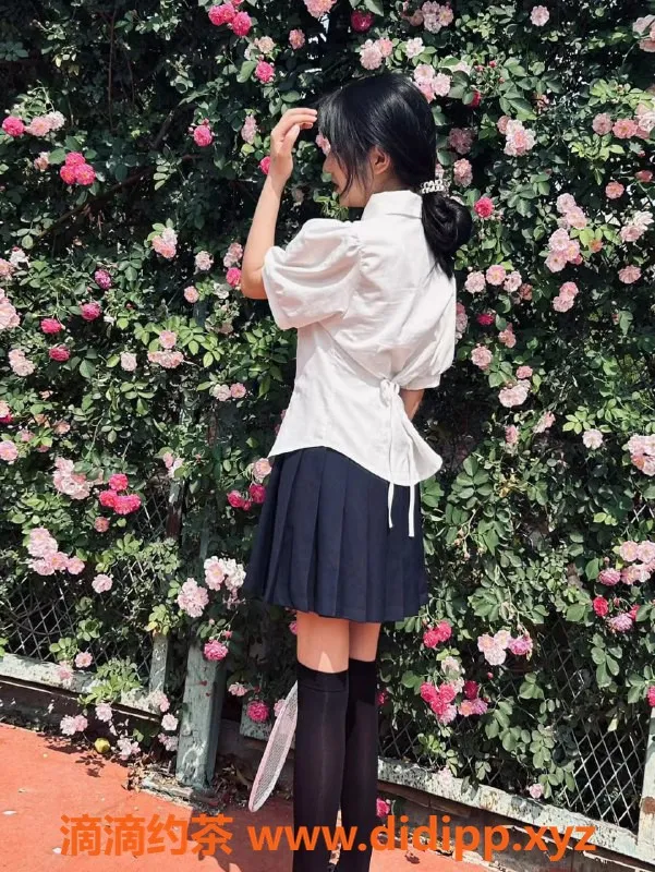 成都楼凤-成都丫丫16岁小巧妹，700元体验服务