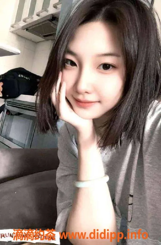 北京楼凤-丰台瑶汐，温柔懂事的纯天然小姐姐