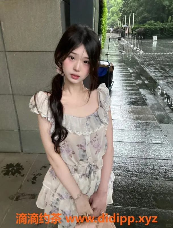 深圳楼凤-深圳罗湖区兼职美女黛潇，165cm, 34C，超值服务