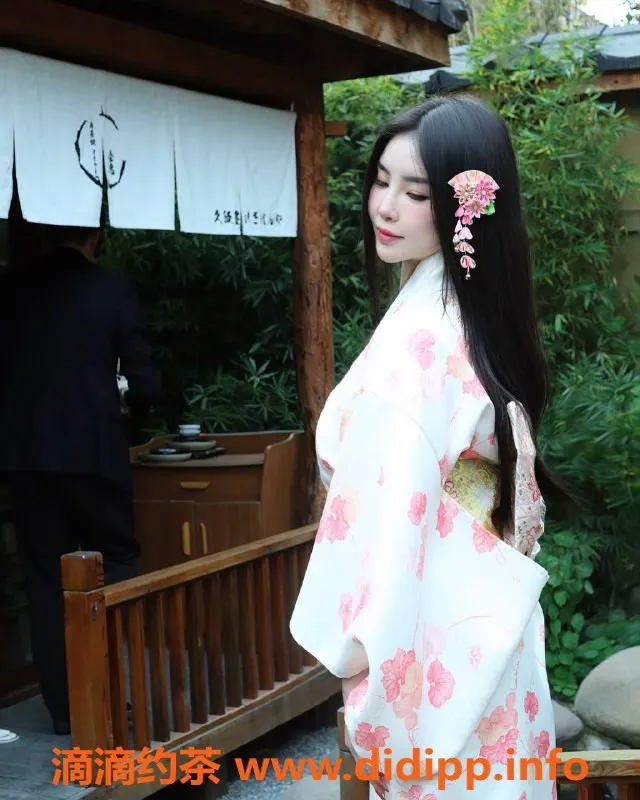 北京楼凤资源信息,思老湿 朝阳大胸女 165cm 86斤 千元档服务