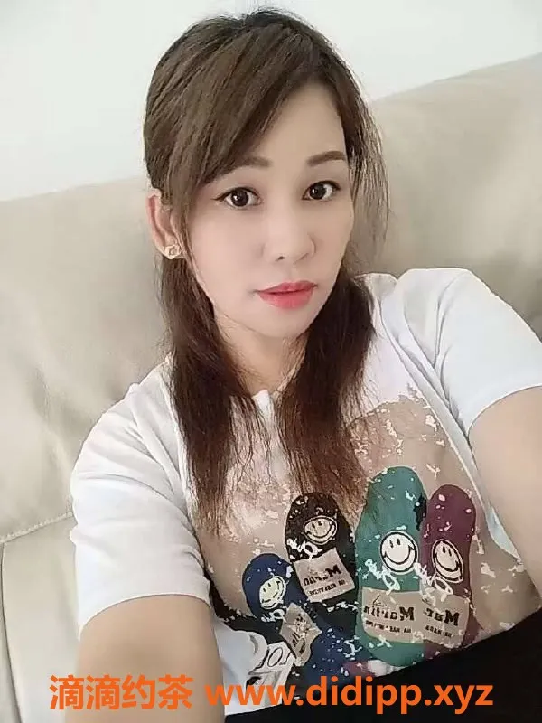 中山楼凤-坦洲2位小姐姐，300元快餐，400元洗吹做服务