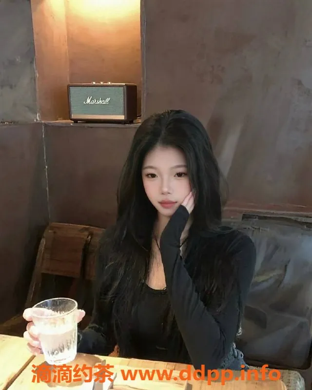 温州楼凤-温州纪梵西，168cm C罩杯嫩妹，51g身材诱惑