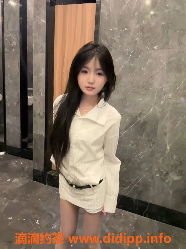 成都楼凤-成华区19岁女友感妹，身高168cm，显气质