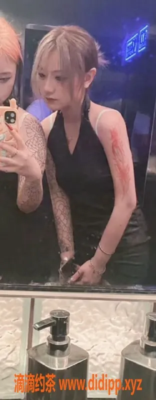 成都楼凤-成都点点，17岁匀称嫩妹，包夜2600