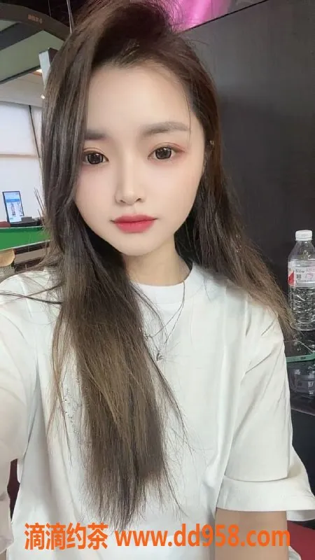 常州楼凤-武进巧巧，165cm嫩妹，600元陪浴服务