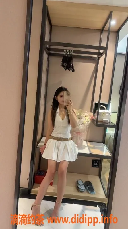 常州楼凤-武进巧巧，165cm嫩妹，600元陪浴服务