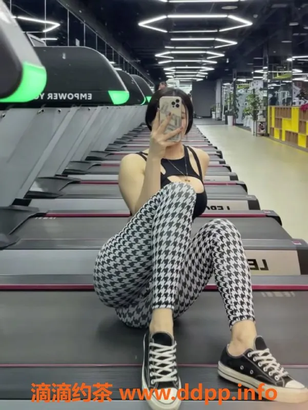 广州楼凤-广州健身教练，23岁，172cm，38D，茶水费500起