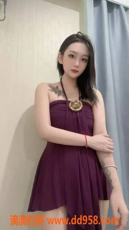 中山楼凤-19岁坦背女孩，350快餐服务，洗吹做450