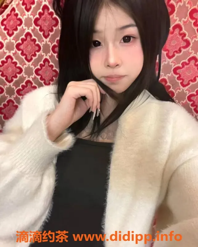 成都楼凤-成都奶欣，16岁高颜值，600元体验女友感