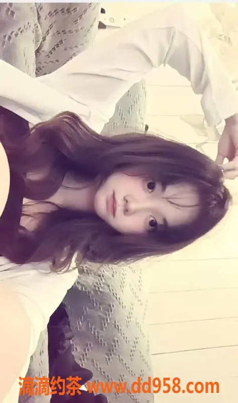 中山楼凤-坦背18岁姑娘，350快餐，450洗吹做服务