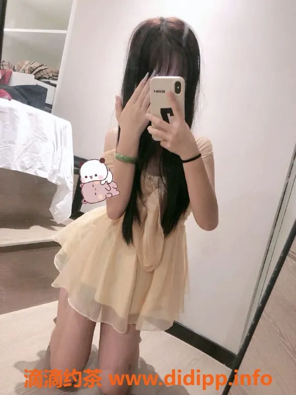 成都楼凤-成都小依15岁匀称妹子，800元首次体验