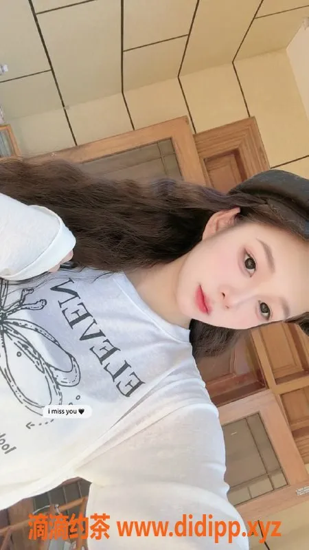 上海楼凤-嘉定小龙女，166cm，47.5kg，18岁诱惑等你体验