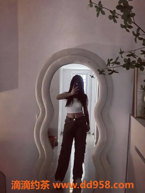 中山楼凤-西区妞妞，21岁，156cm，36C，服务600p起