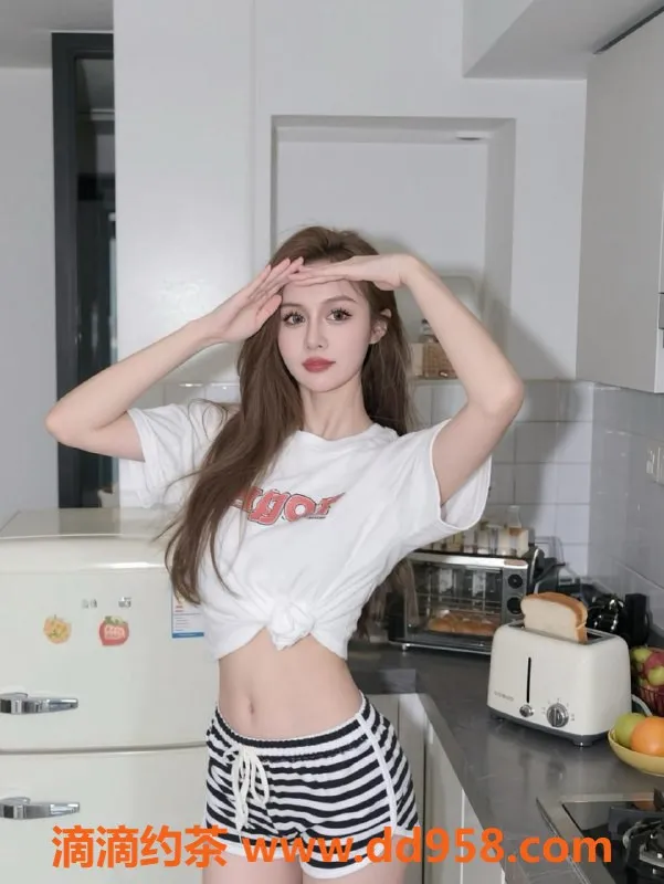 无锡楼凤-惠山区高颜值探花艾丽萨，丝袜制服诱惑