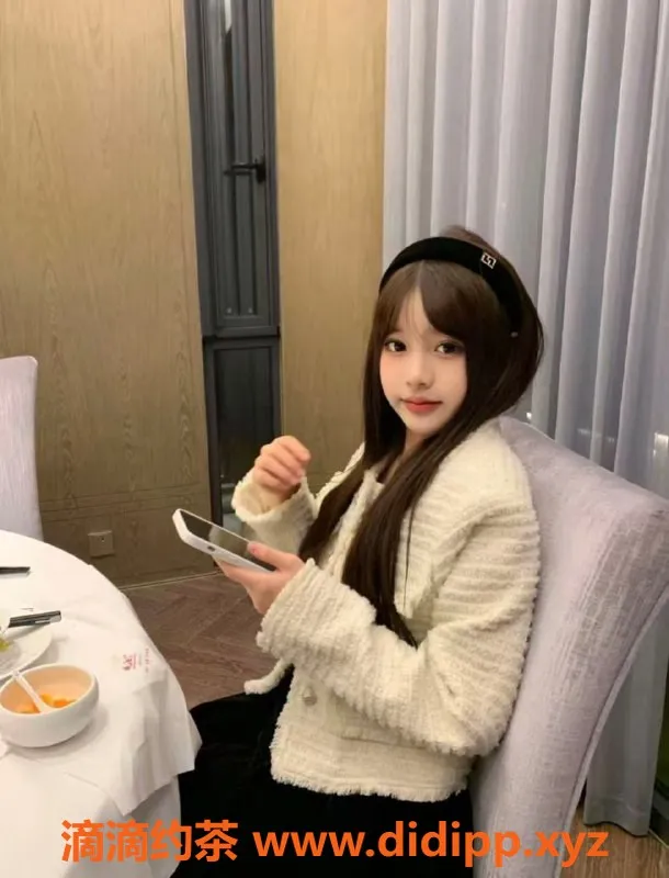 无锡楼凤-梁溪区高颜值艺人伊丫丫，165/47kg，1200起