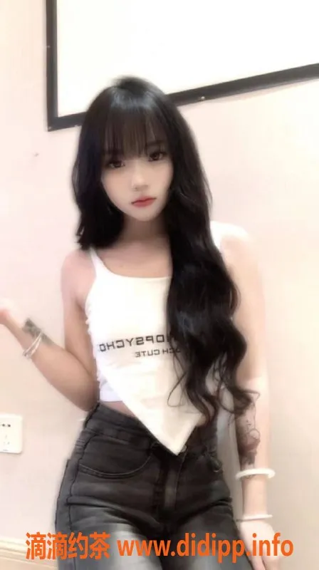 东莞楼凤-东城小白，纯天然白虎，700元起服务！