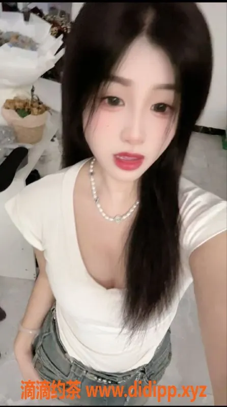 台州楼凤-台州常奈斯，22岁，158cm，C+围，600元起