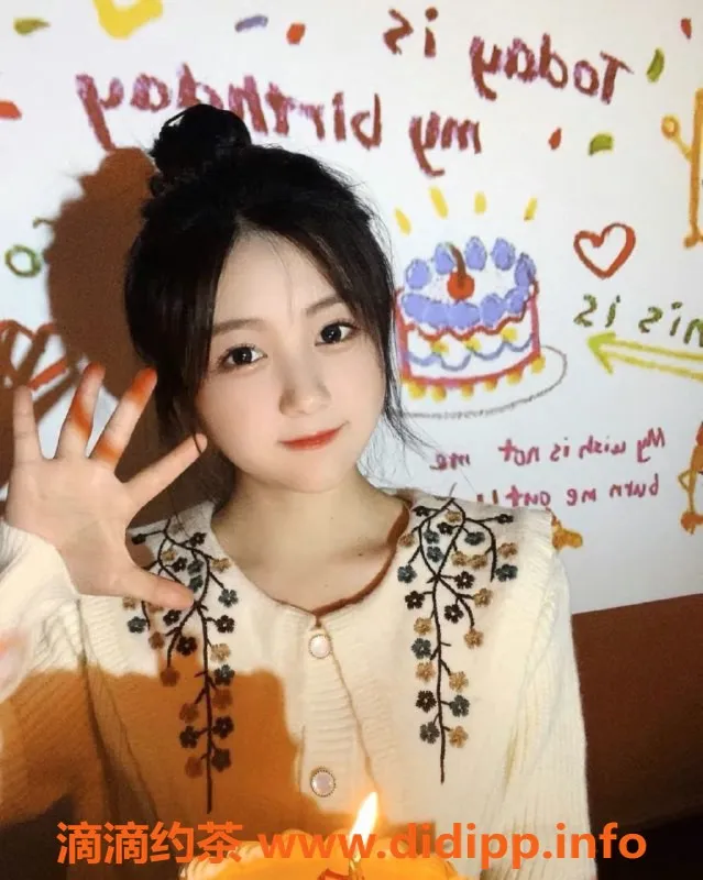 上海楼凤-上海糖糖 04年甜美女生 165cm 95斤 D胸