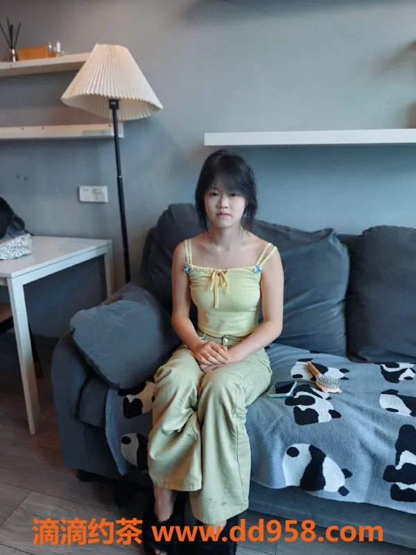 成都楼凤-成华区18岁妹妹，身高162,体重90斤，口活极佳