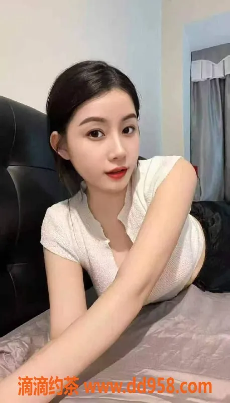 中山楼凤-中山板芙快餐300元，洗吹做400元，仅1位美女