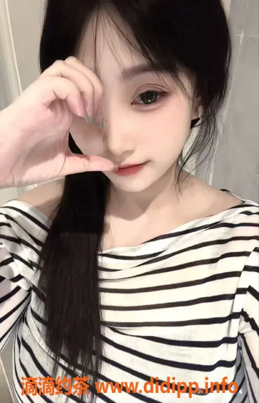 成都楼凤-武侯区媚狐，身材火辣的大奶嫩妹