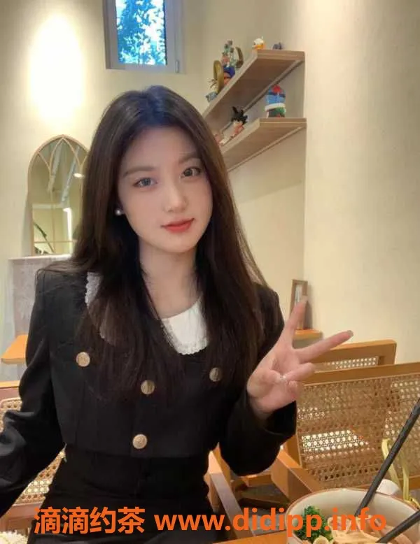 广州楼凤-天河高颜值小A，166cm 21岁美女仅6米