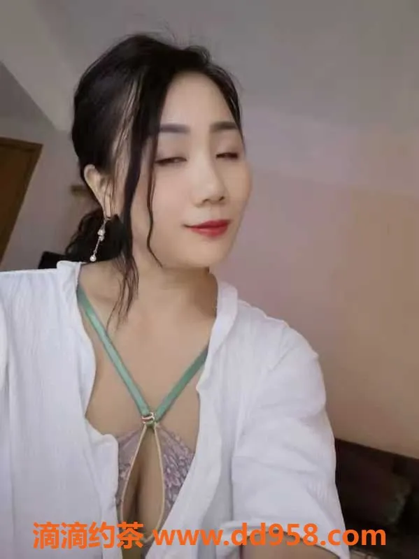 广州楼凤资源信息,南海新人风骚胸大诱惑兼职-瑜伽老师
年龄：35 岁身高：167