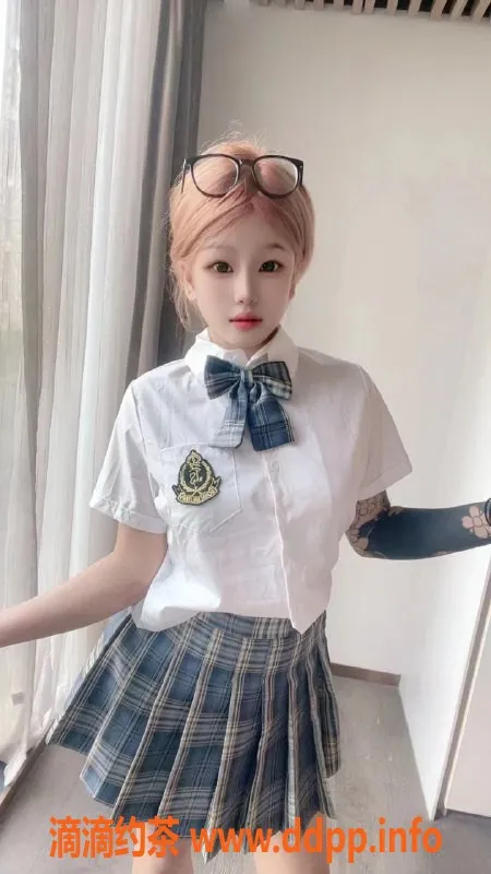 成都楼凤-成都嫩妹伊伊，19岁身高157，包夜2500元