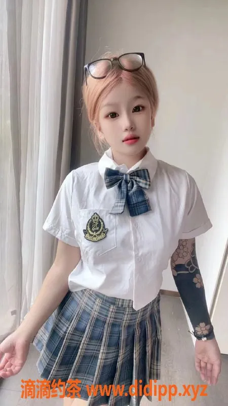 成都楼凤-成都嫩妹伊伊，19岁身高157，包夜2500元