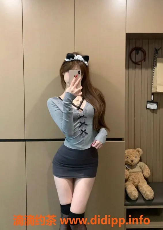 无锡楼凤-五洲国际02黑丝御姐，陪浴调情，上门服务600元