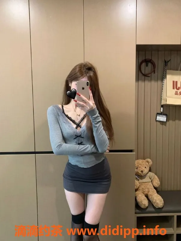 无锡楼凤-五洲国际02黑丝御姐，陪浴调情，上门服务600元