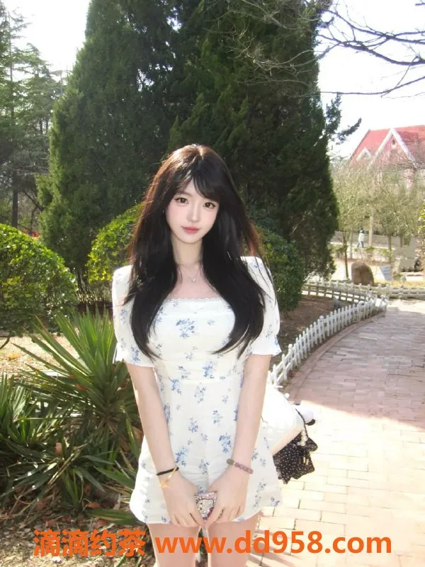 无锡楼凤-惠山天一公馆顶级少女，天然爆乳，雪白皮肤