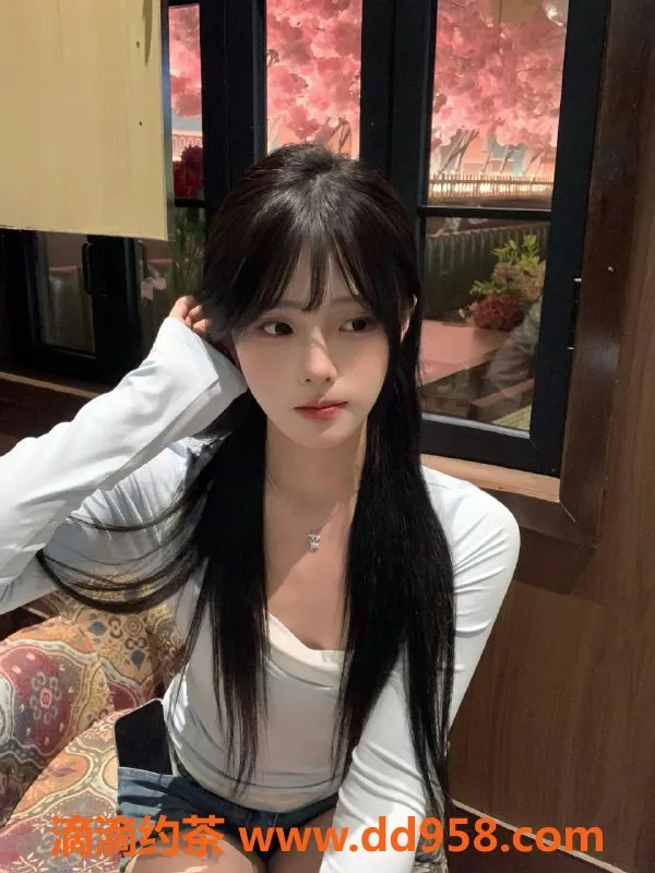 无锡楼凤资源信息,19岁校花嫩妹，皮肤白皙，价格实惠