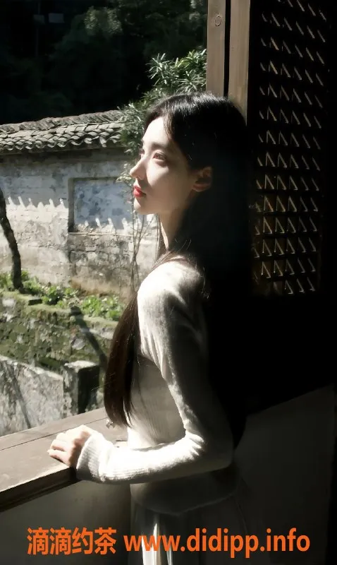 无锡楼凤资源信息,梁溪校花学妹170大长腿，花式调情等你来体验