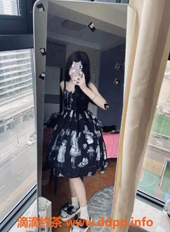 成都楼凤-成都小曼，排骨精嫩妹，600包夜2200