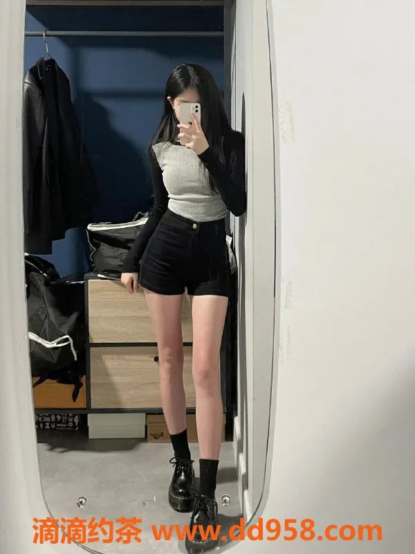 无锡楼凤-梁溪东岭顶级嫩妹，肤白如雪