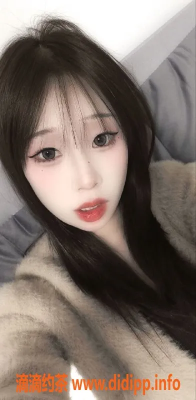 无锡楼凤-锡山06小女友，亲密陪浴，优惠600元