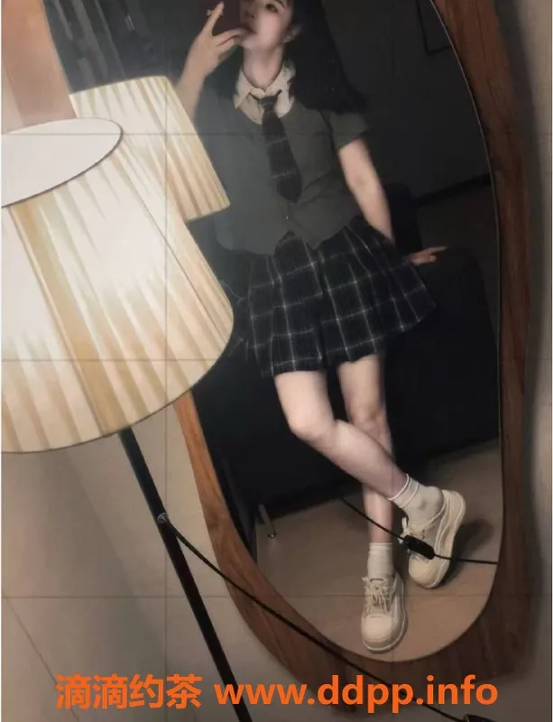 赣州楼凤-赣州章贡区洛洛，165cm白皙可爱陪浴