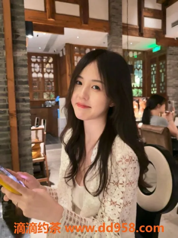 广州楼凤-花都安萌，21岁美少女，身高163，超值夜课